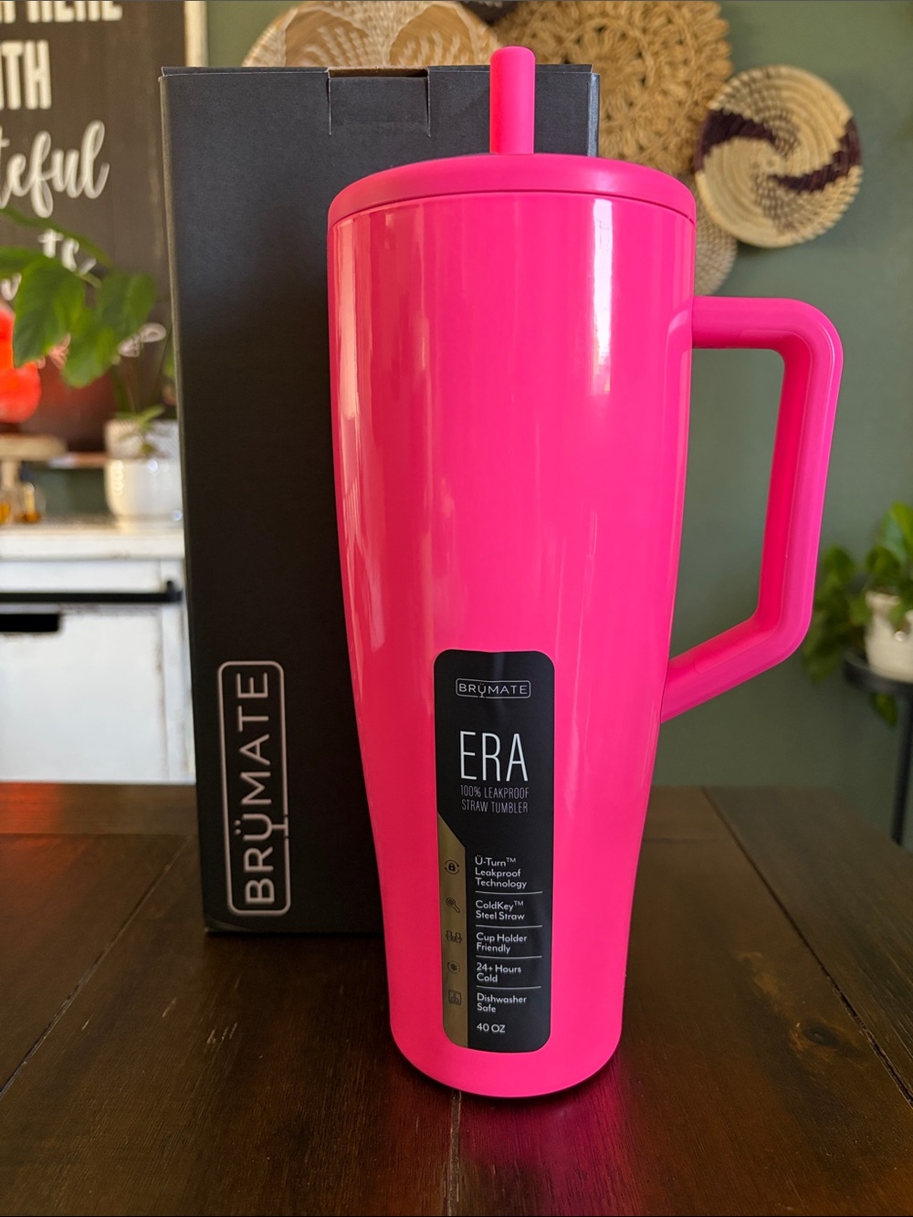 BrüMate Era 40oz in Neon Pink! New!